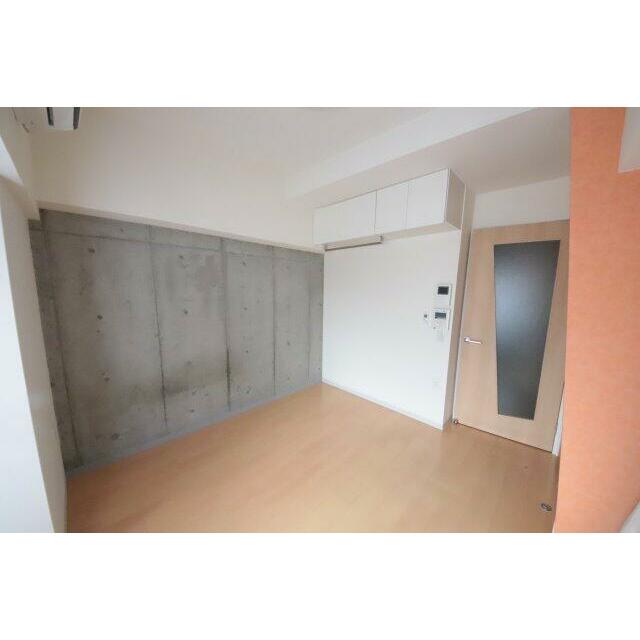 ゆったりした洋室です