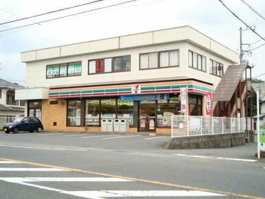 セブンイレブン一色店（コンビ二ストアー）まで1,220ｍ