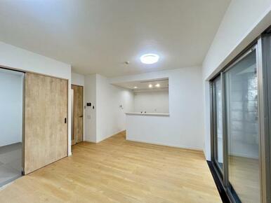 「LDK」別の角度からのお写真です。