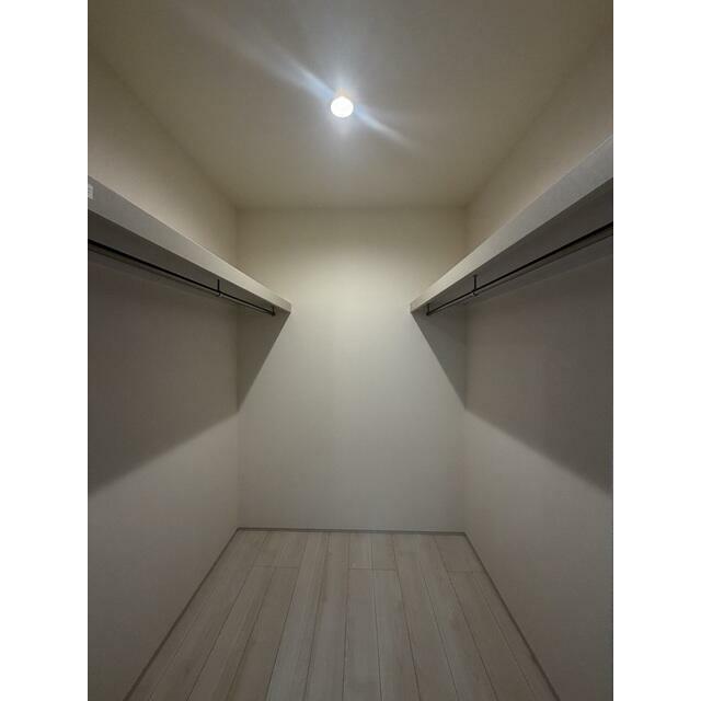 「今日は何着ていこう？」そんな楽しみを味わえる暮らし（1号棟）