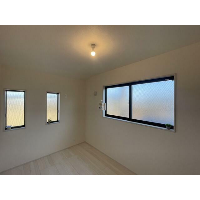 ベッドやイスでの生活で膝に難ありの方でも過ごしやすい（1号棟）