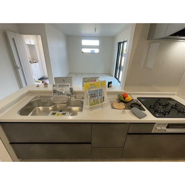 コンロ数が増えると手の込んだ料理に思わずチャレンジしてみたくなる！？（1号棟）