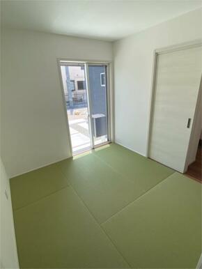 和室は置き畳を使用していますので、必要に応じて洋室としても利用できます。