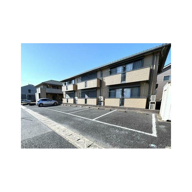 敷地内舗装駐車場、別途契約月額４，４００円（税込）※空き要確認※