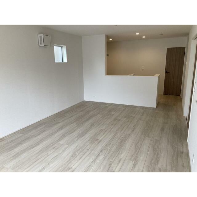 ダイニングに面した対面式キッチンでは、できたのでお料理がすぐテーブルに出せます