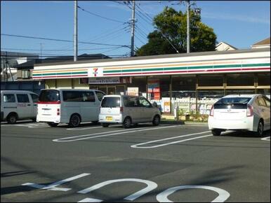 セブンイレブン横浜泉区役所前店
