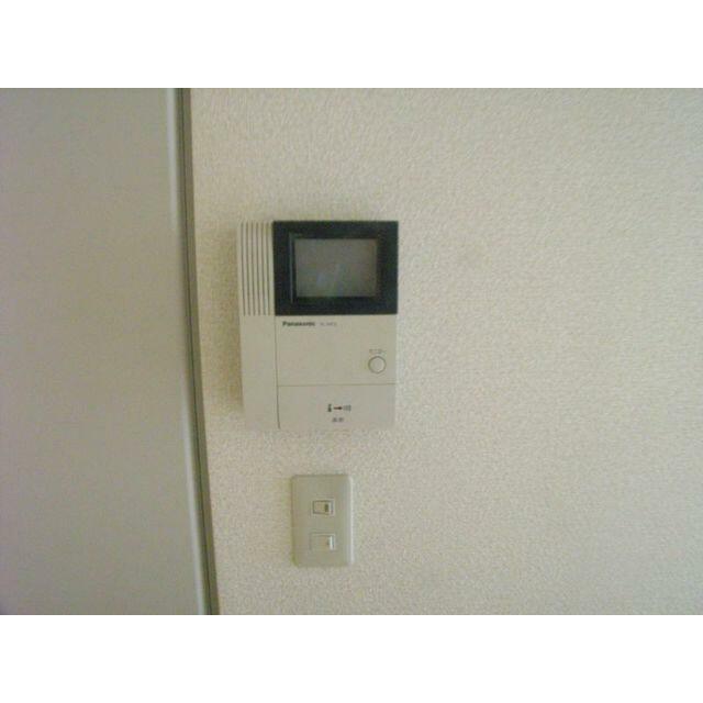 ＴＶモニターフォン　　来訪者の顔を見て話せるので安心です♪