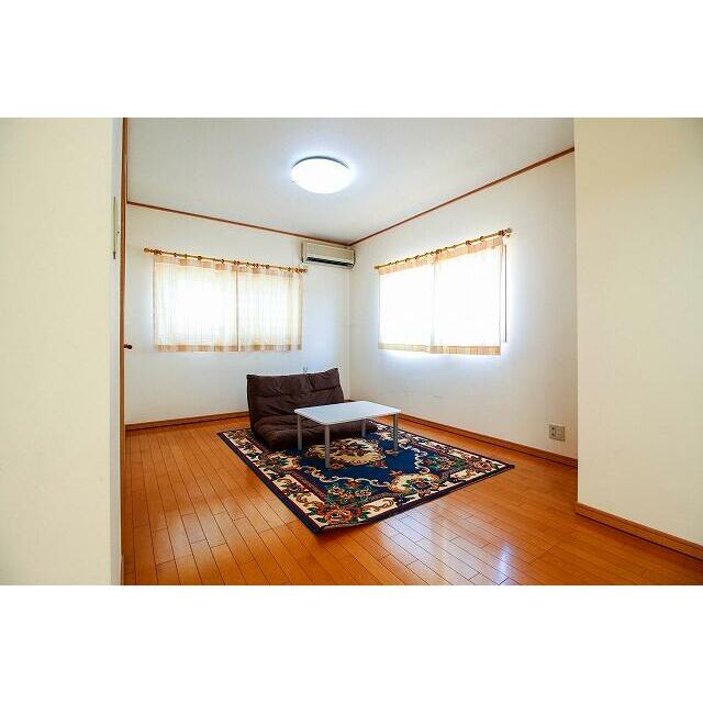 ２階洋室　家具はイメージとなります