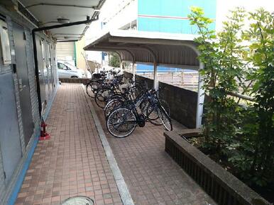 駐輪場　原付＆自転車のみ駐輪可能