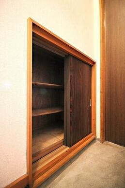 シューズボックス