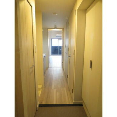 廊下　同タイプ504号室の写真