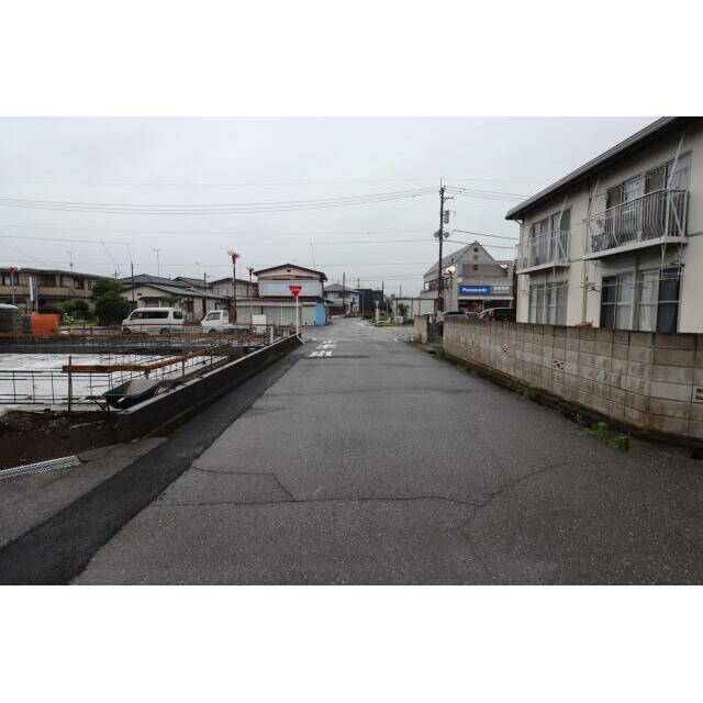 前面道路含む現地写真（基礎工事中）