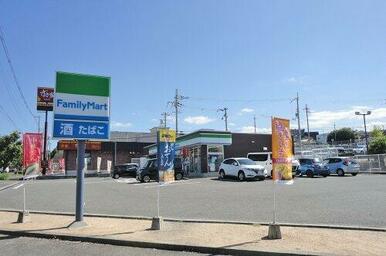 ファミリーマート富田林小金台店