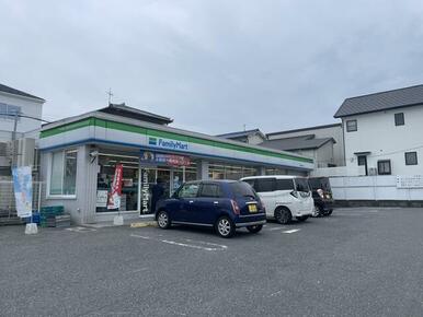 ファミリーマート三好陣取山店