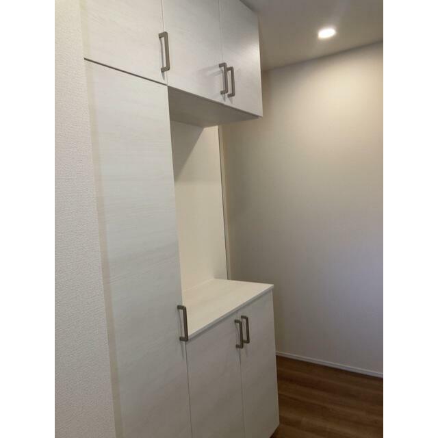 帰ってきたらまずは玄関で消毒や消臭を（1号棟）