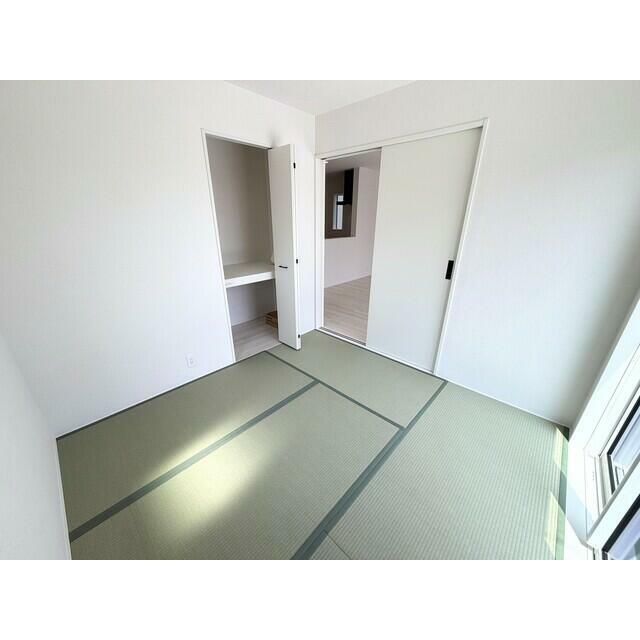 子どもの遊び場としても便利に使用できる和室