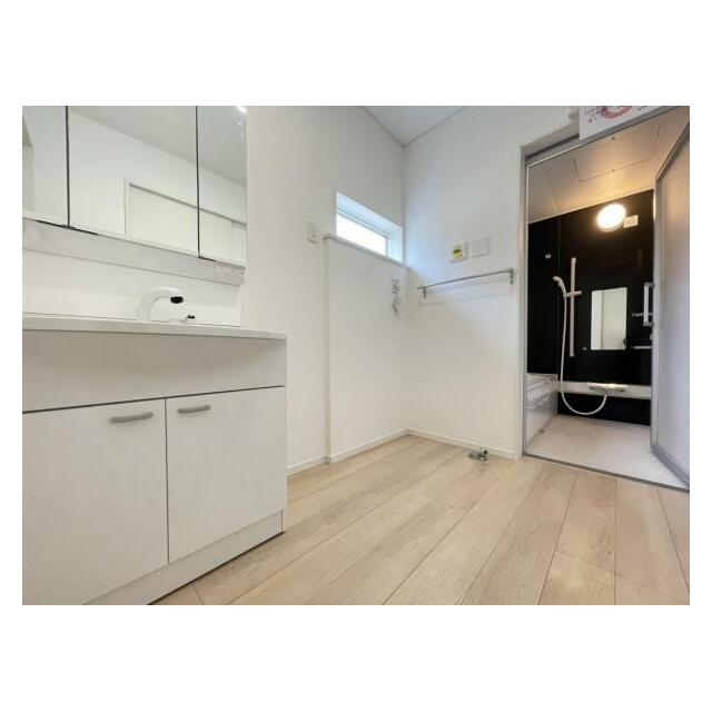 朝の準備・毎日の洗濯・帰宅後のお風呂と大活躍の洗面スペース！