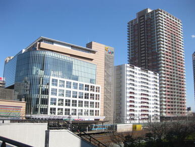 川口市立中央図書館