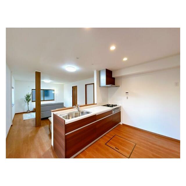 「LDK」キッチンからの角度です。