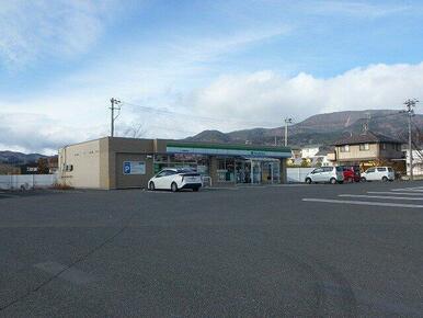ファミリーマート 福島国見町店