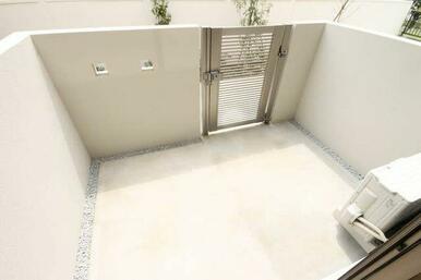 １階のお部屋限定で【専用庭】付いてます！
