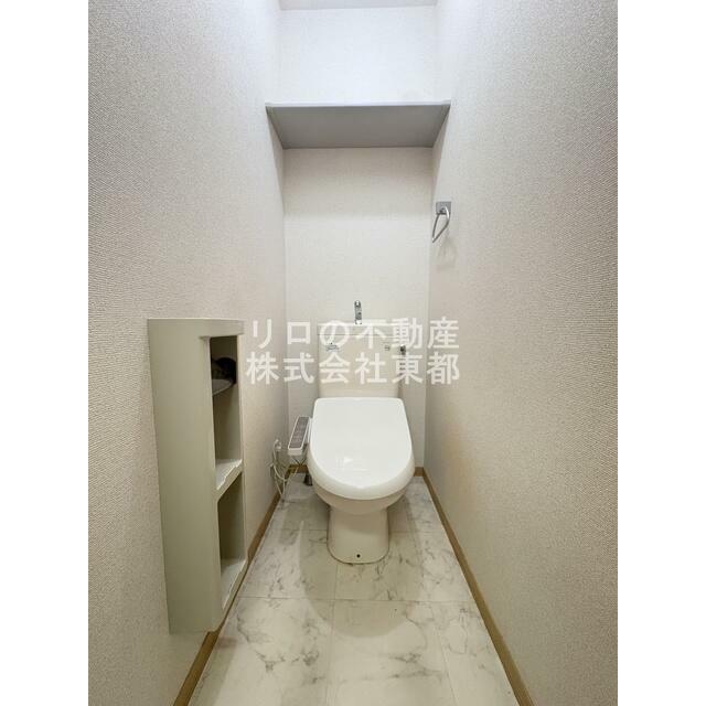 上部の小物入れへ収納可能です☆