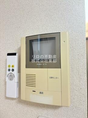 訪問者が一目で分かるＴＶモニタ付インターホンです！