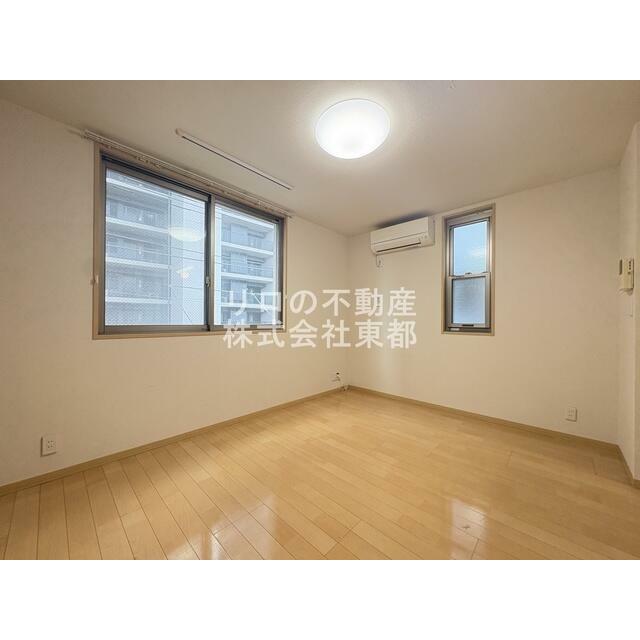 ２面採光なので、明るく風通しのよい過ごしやすいお部屋です♪
