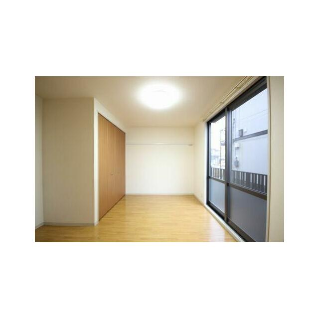 ◆洋室◆ＬＥＤ照明完備。正面の壁面は可動式のフックハンガー付