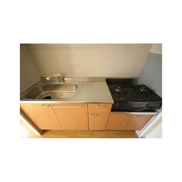 キッチンは下部に収納がございます