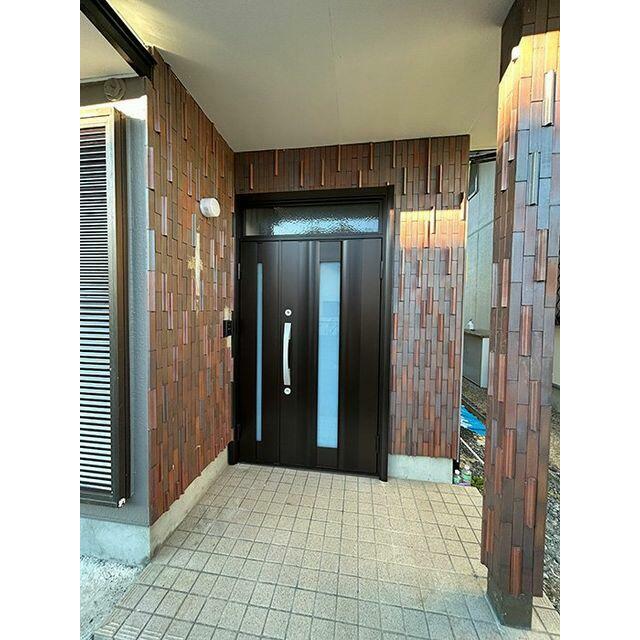 「玄関」建具交換済。