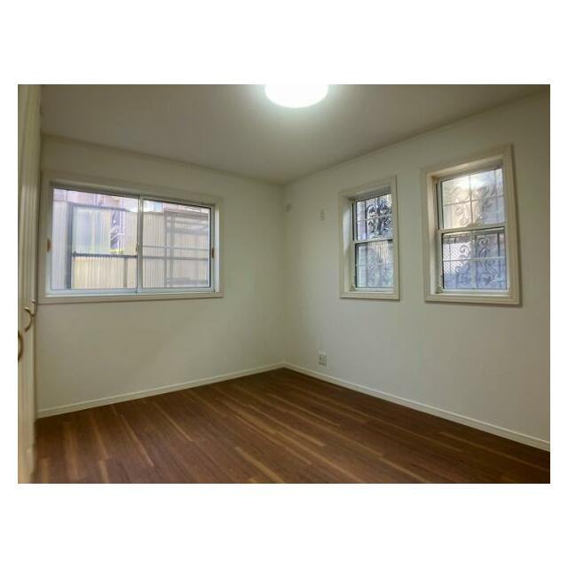 2階洋室　約6.5帖