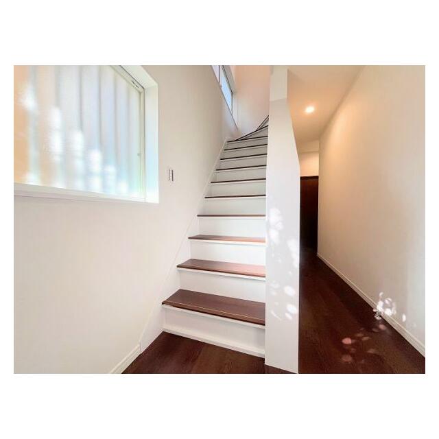 「階段」フロアタイル上張りしました