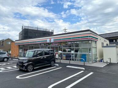セブンイレブン草加八幡町店