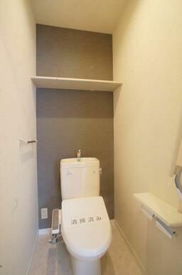 幅広い年齢層から支持されている今や必須アイテムの温水洗浄暖房便座♪冬場も便座が暖かくご使用いただけ…