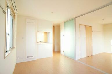 【ＬＤＫ１２．９帖】素朴な味わいでリラックスムードを引き出す、オーガニックテイストなしつらえ。爽や…