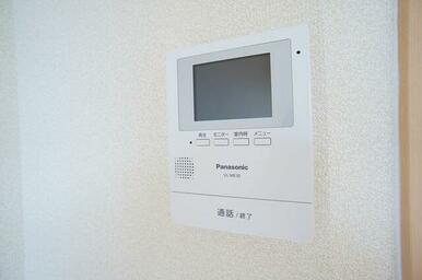 来訪者を声と映像で確認できて安心なカラーモニタードアホン♪録画再生機能付き！！