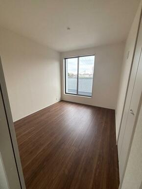 リビングと洋室の使い分けで生活にメリハリを（1号棟）