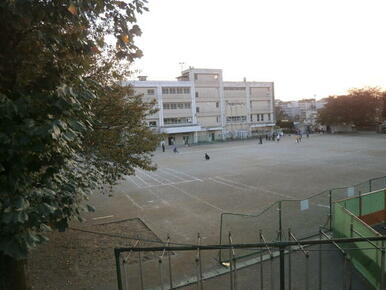 平小学校