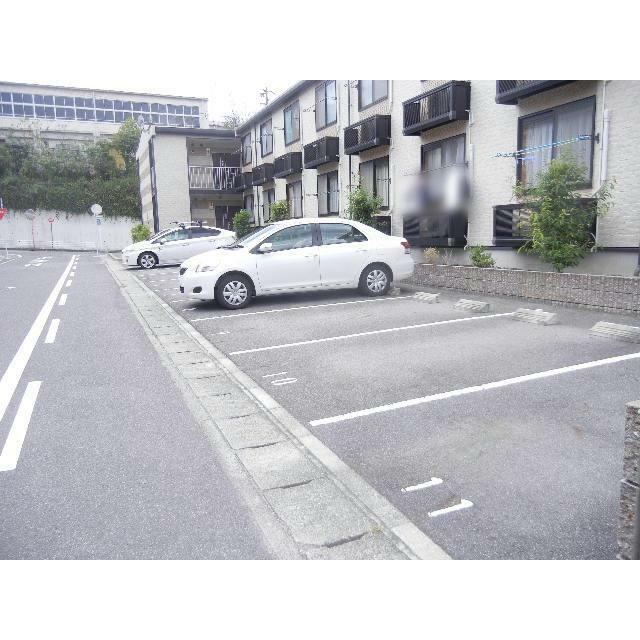 敷地内駐車場（23台分）