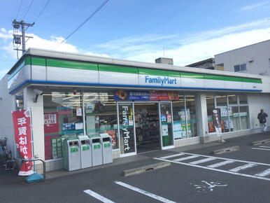 ファミリーマート港知多店