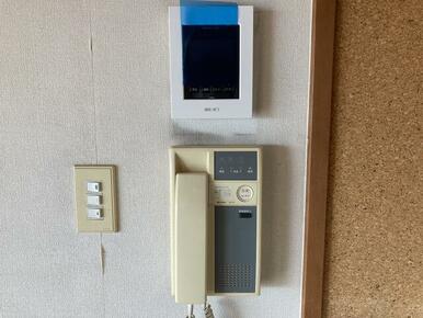 室内テレビドアホン