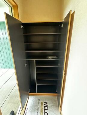 シューズボックス