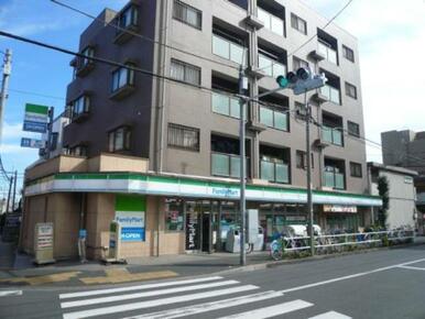 ファミリーマート志村駅前通り店