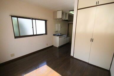 ※同建物ほかのお部屋の写真です。