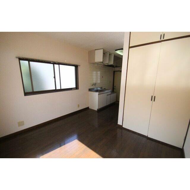 ※同建物ほかのお部屋の写真です。