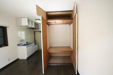 ※同建物ほかのお部屋の写真です。