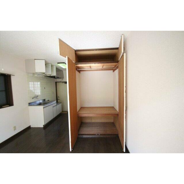 ※同建物ほかのお部屋の写真です。