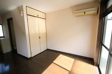 ※同建物ほかのお部屋の写真です。