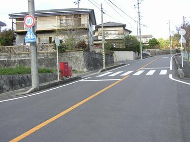 東前面道路